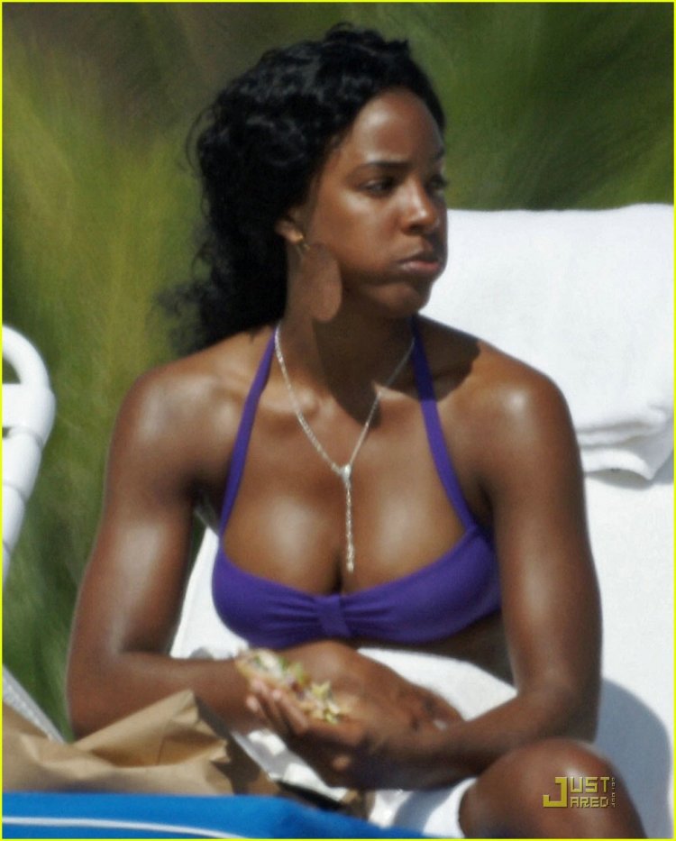 Kelly Rowland Naked Breast