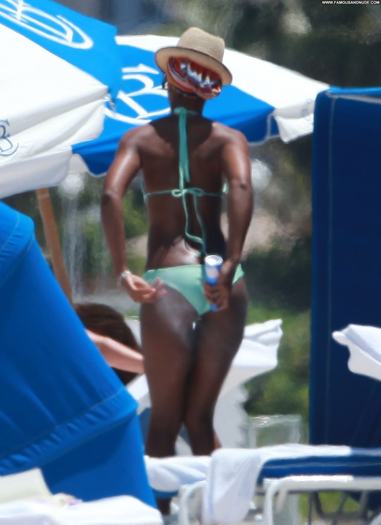 Kelly Rowland is crazy