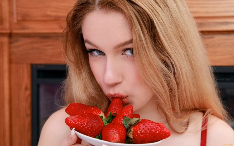 Strawberry with cream