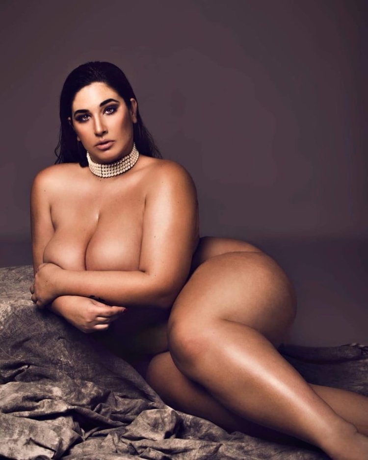 Natalia Lozano model Plus-Size nude