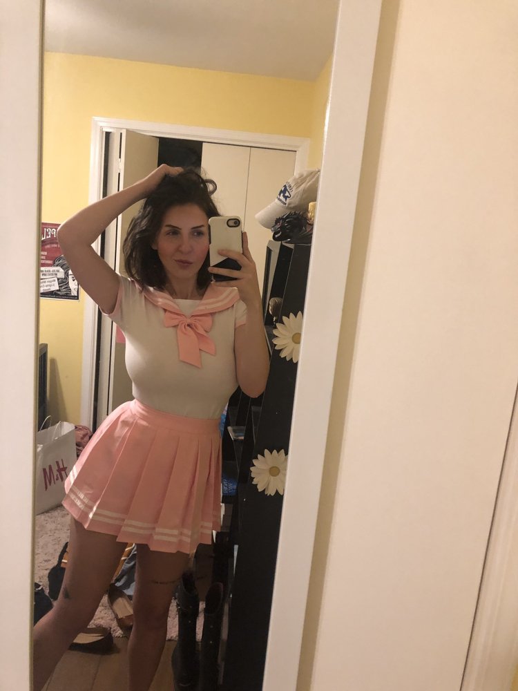 Natalie Reynolds plums