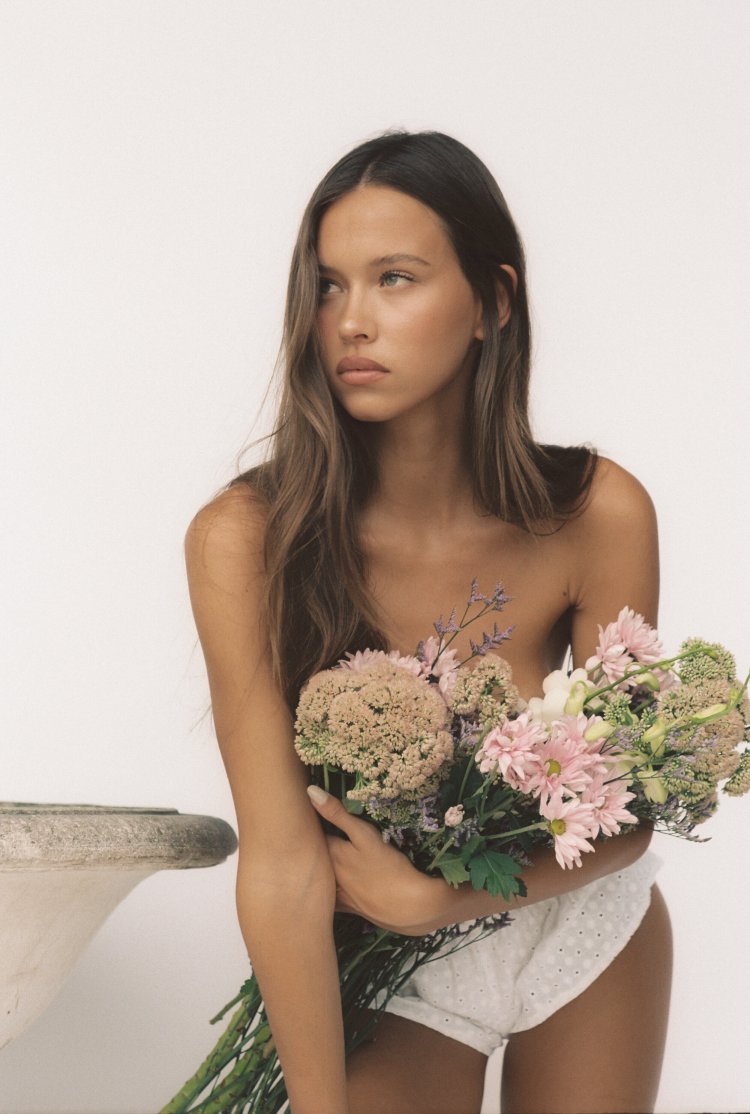 Isabelle Maters in underwear