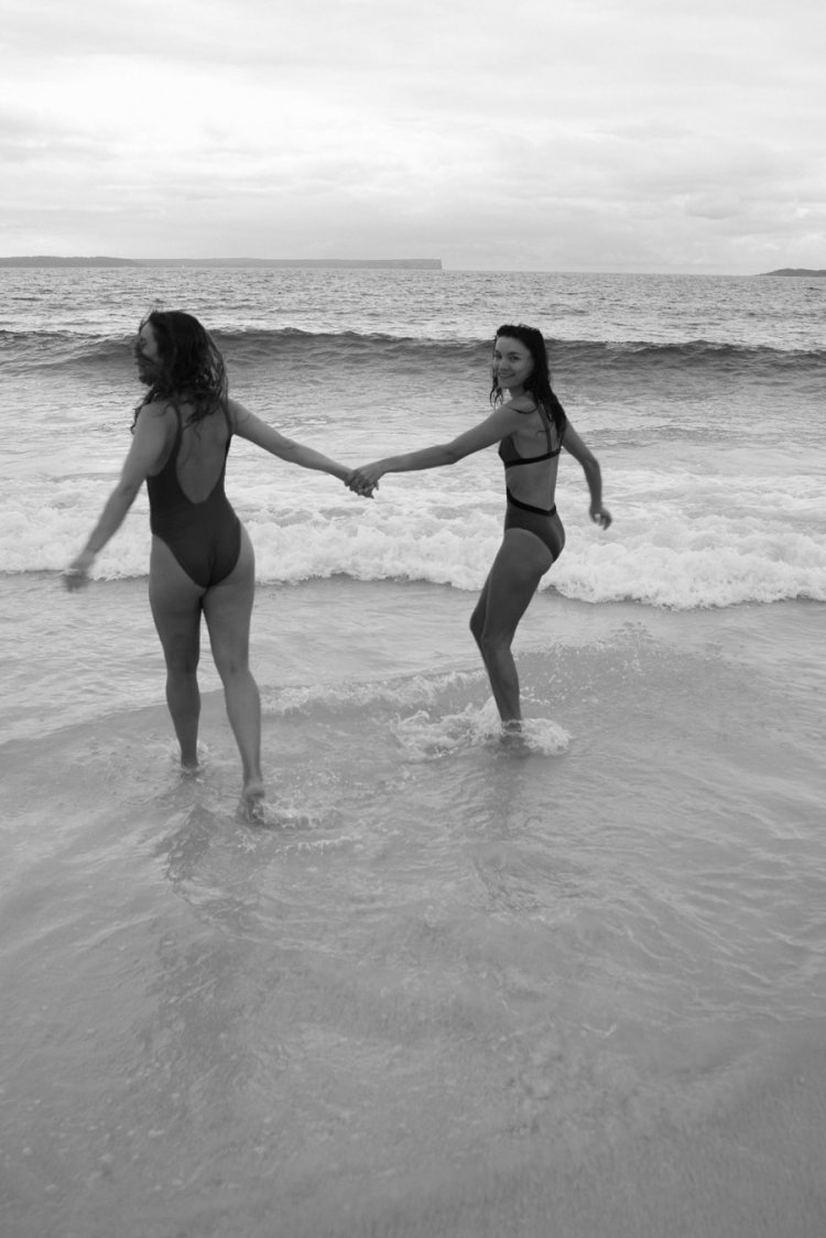 Lucy V showed a large breast