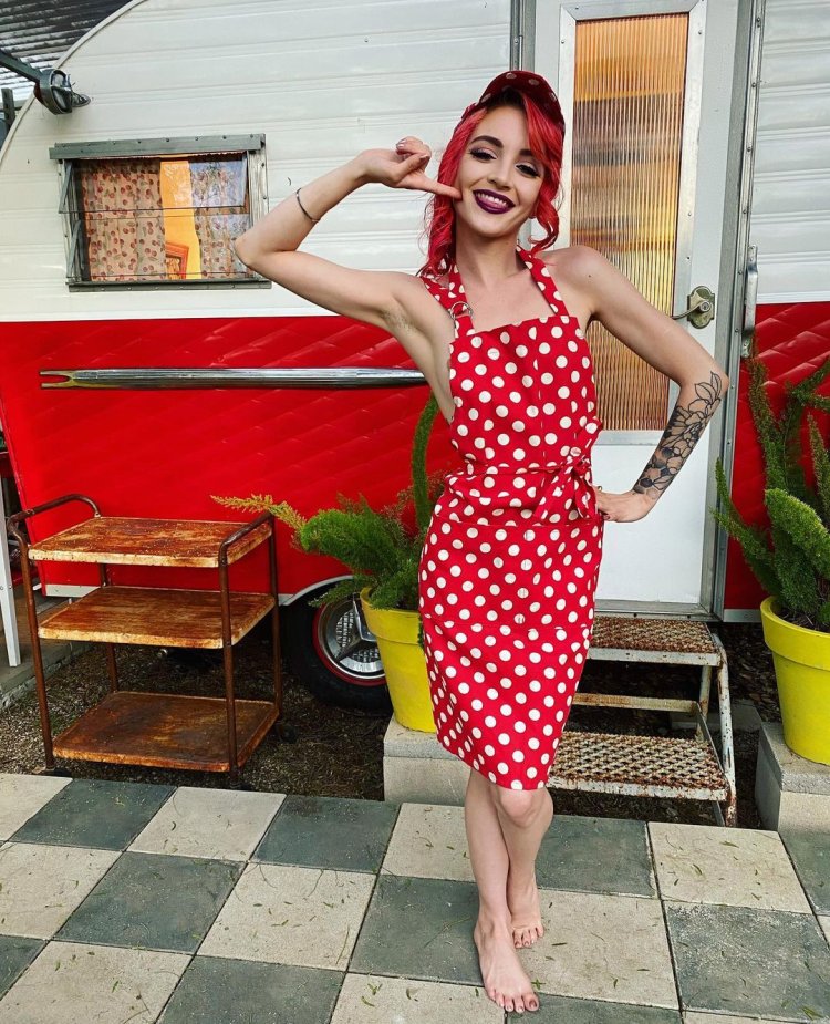 Sarah Houchens (@sarahlhouchens)