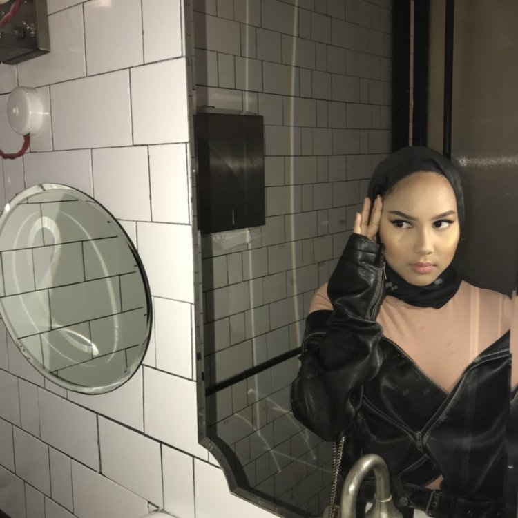 Black background wallpaper