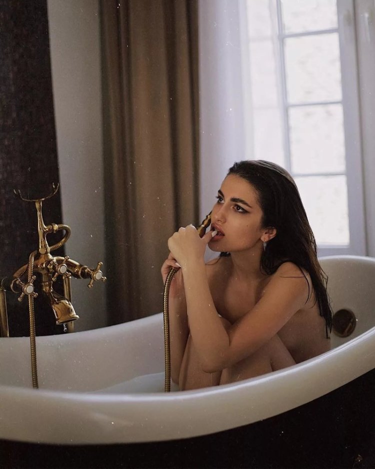 Film 40 shades of sadness 2005