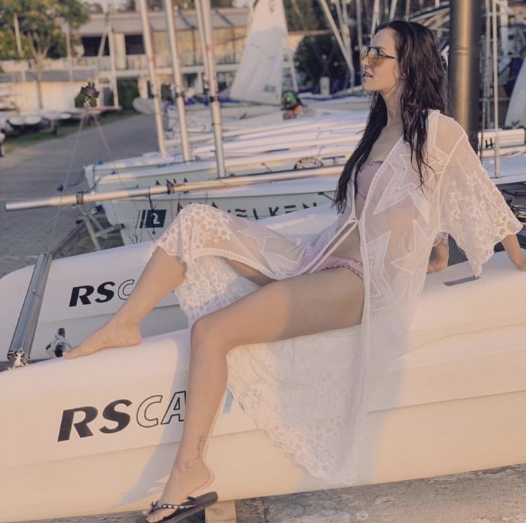 Nurgül yeşilçay with glasses