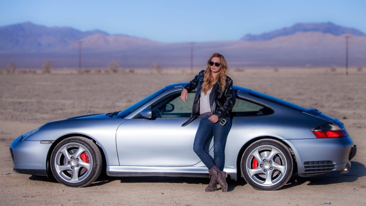 Porsche 964 and Girls