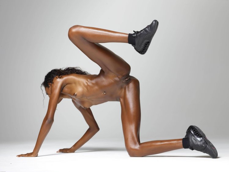 Naked chicks in full height