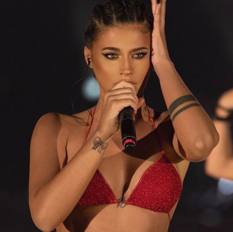 Amanda Lee Fitness model