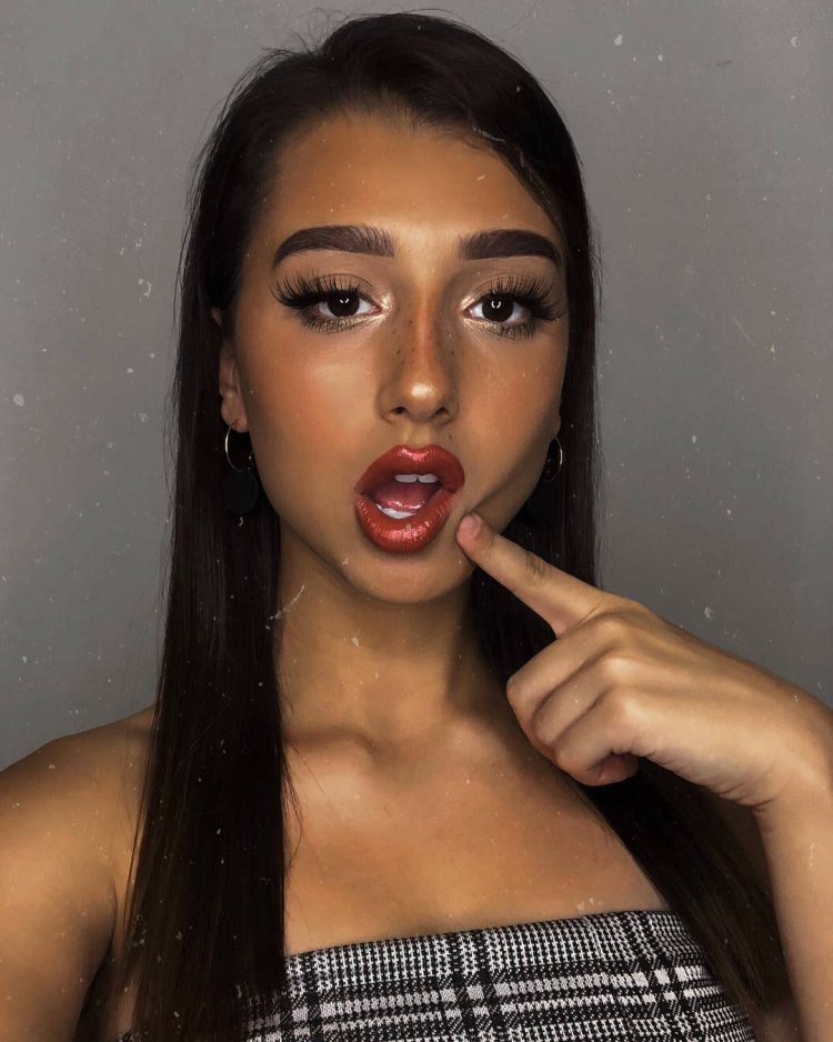 Female body in the dark