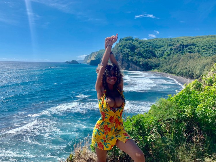 The logo of the channel VH1