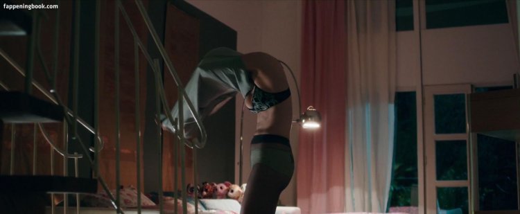 Model Olivia Preston