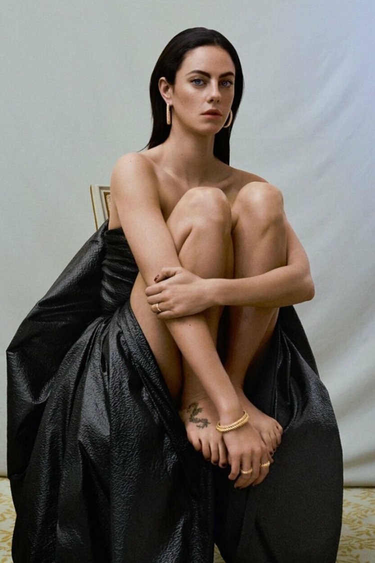 Kaya Skogladario breast