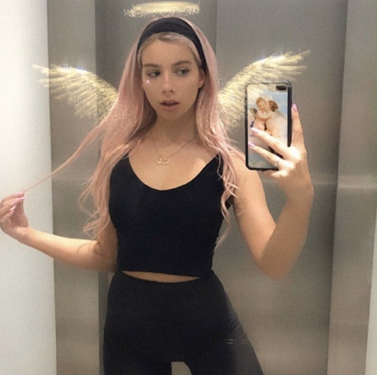 Joanna Kuchta Wallpaper