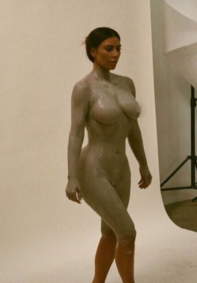 Kim Kardashian (Kim Kardashian) Naked