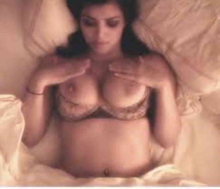Kimberly Kardashian boobs