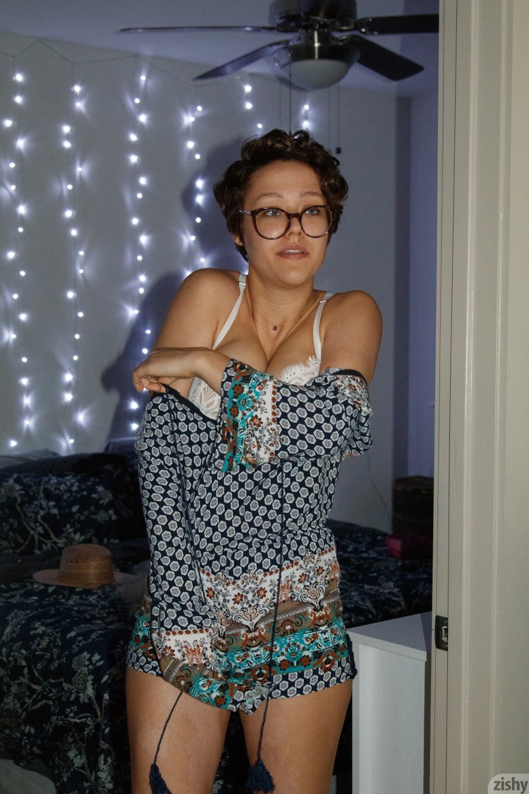 Sabrina Nicole model nude