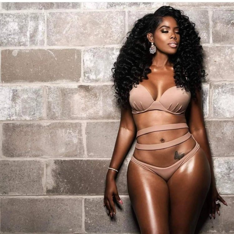 Melanie Elyza is hot