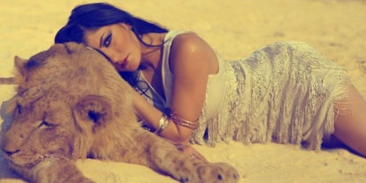 Cindy Mello - Sophia Kahlenberg