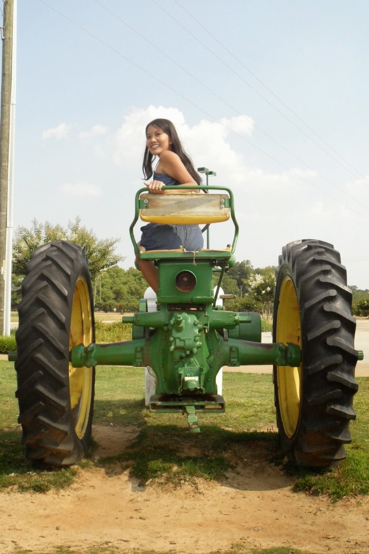 Women Naked tractor drivers