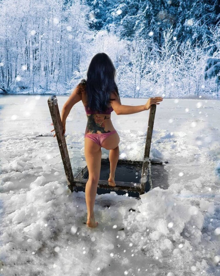 Women's legs in the bathroom