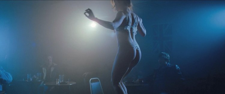 Naked Amy de Brun for adults