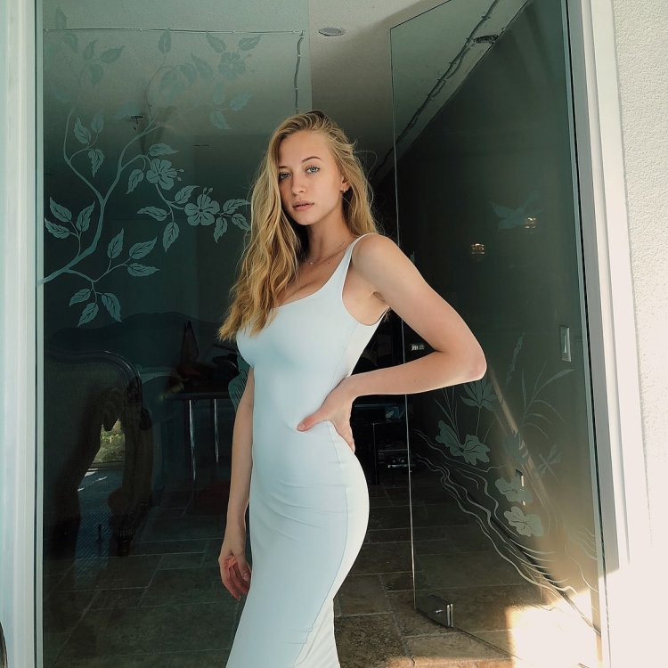 Sophia Diamond Selfie