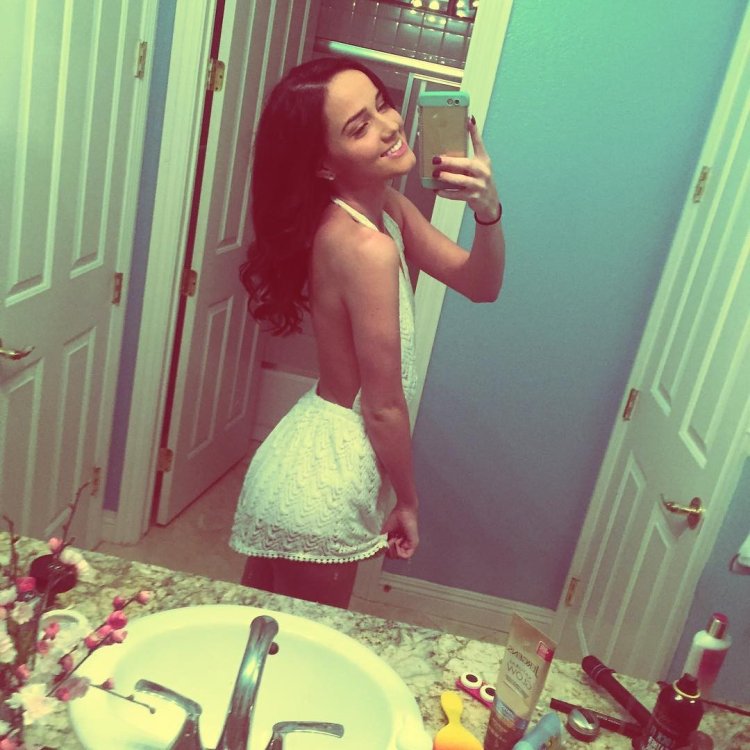 Derrion Keller model