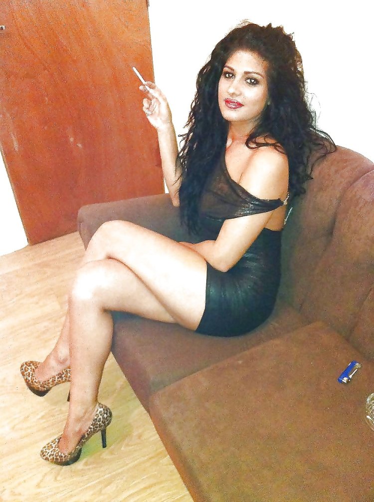 EDHO actress Ebru Bikini