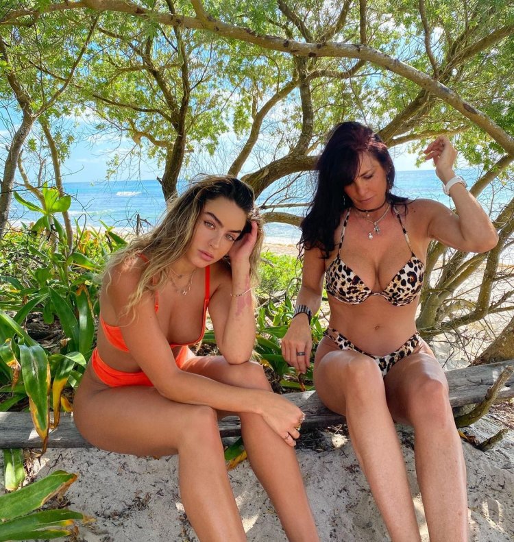 Sommer Ray & Shannon Ray