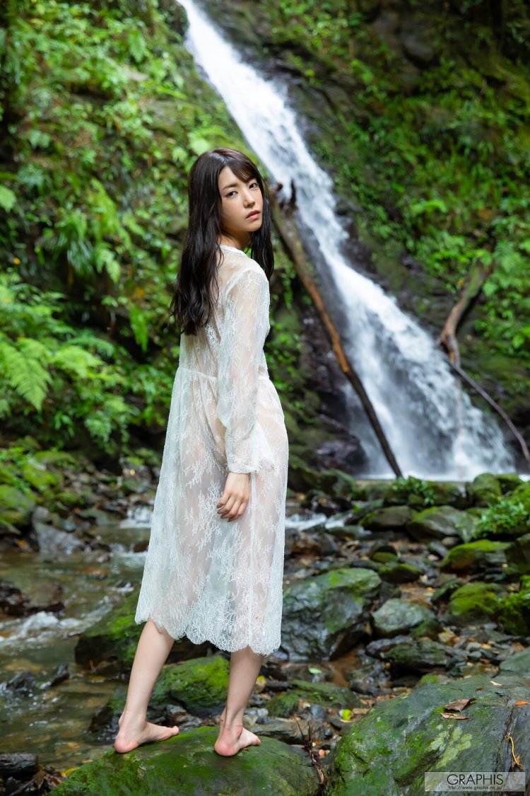 Karen Kaede Hot Photo