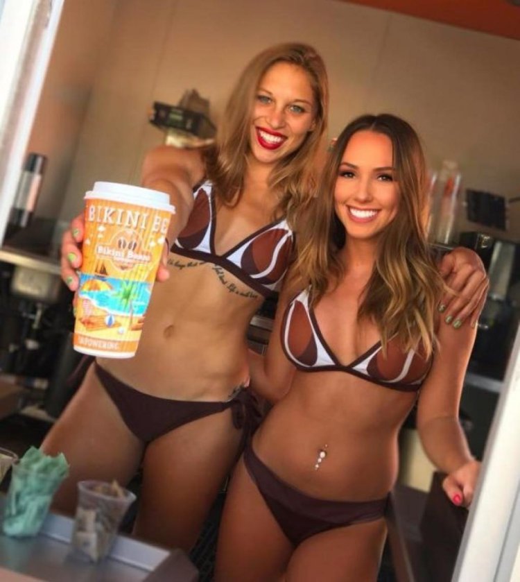 Claire Redfield from behind