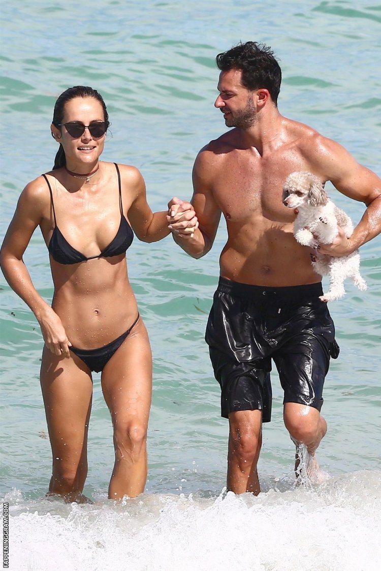 90 60 90 Figure girl