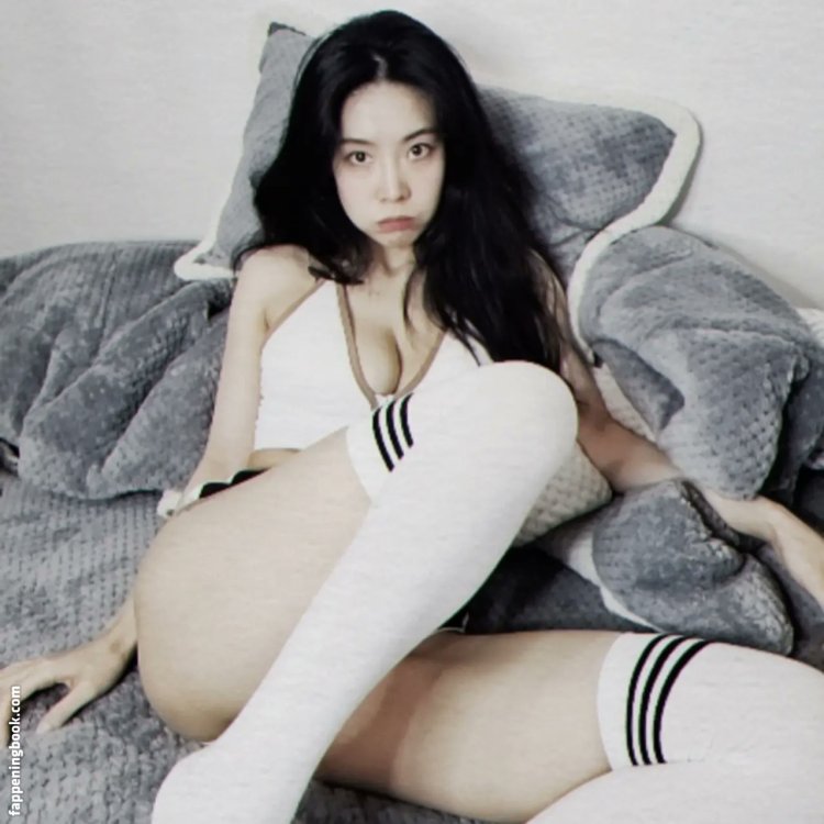 Alehandra Gilman naked