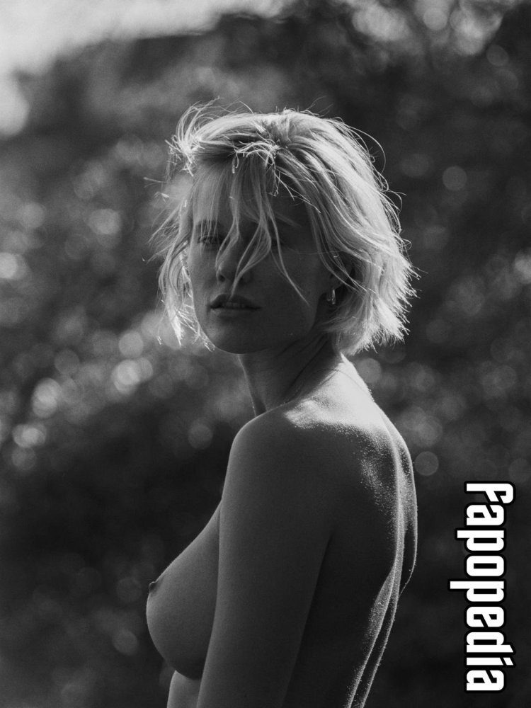 Roberta Berti Valery Kari K Colette Isabele N Nude