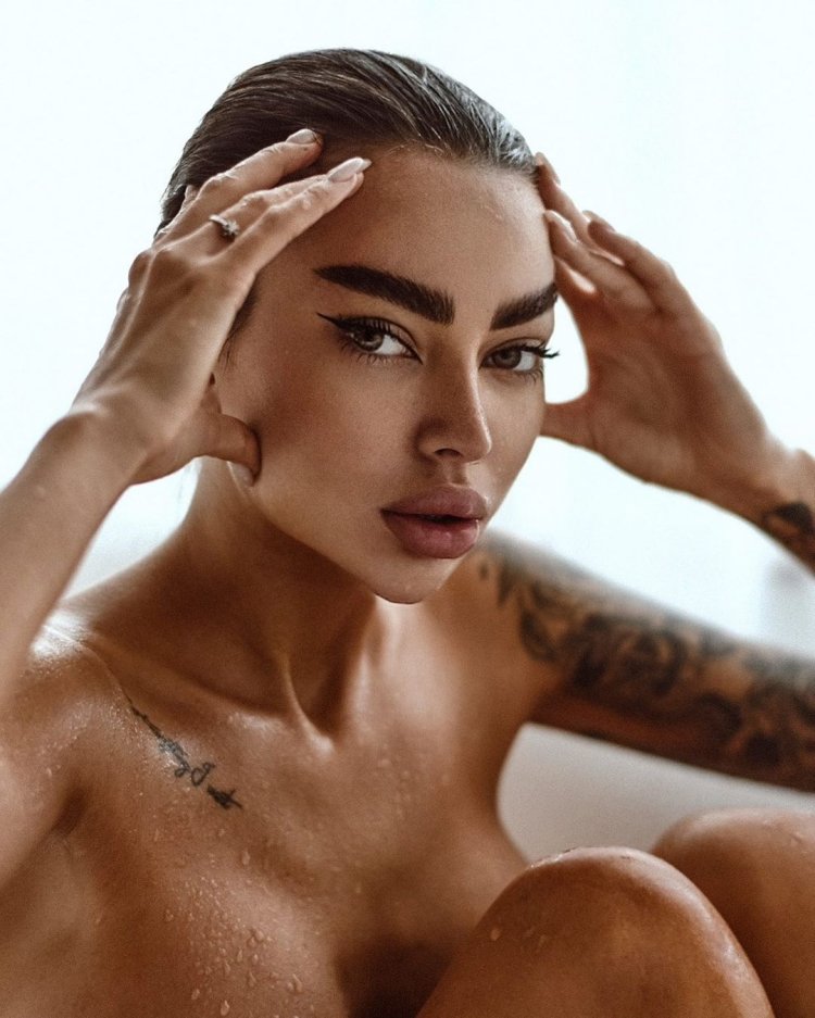 Anna Konstantinova Instagram