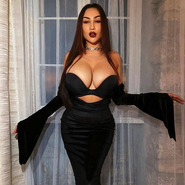 Nina Elle Oktoberfest