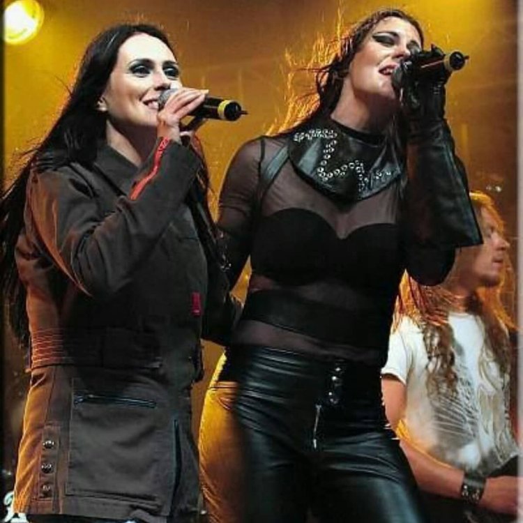 Alissa White-Gluz Friends