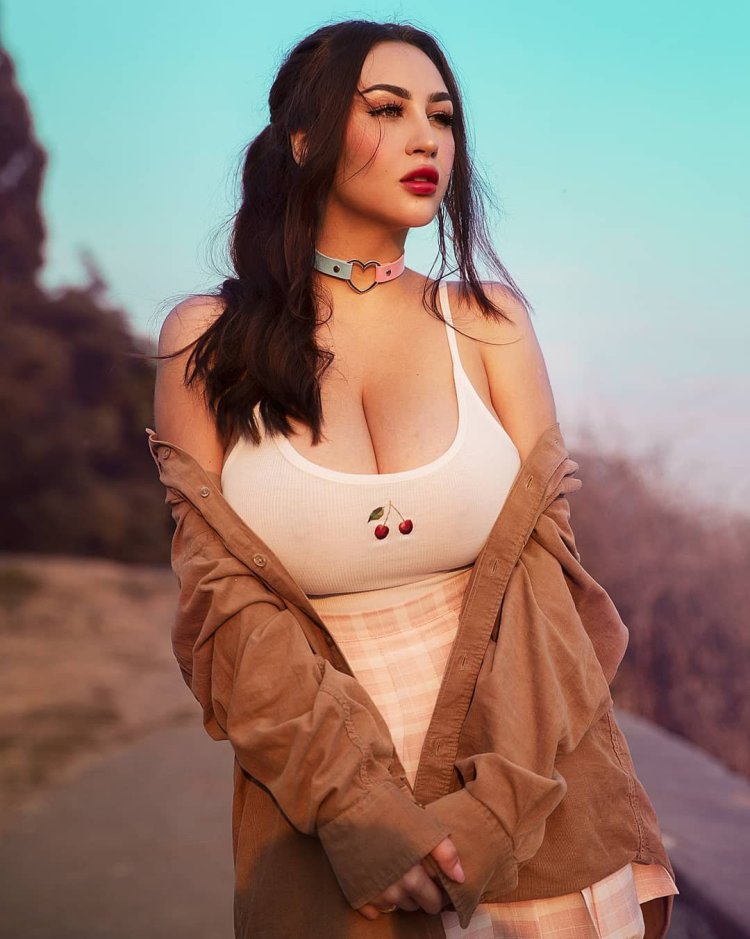 A huge beautiful orgy