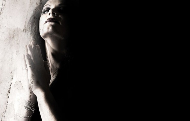 Flor Jansen shameful