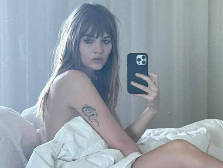 Victoria de Angelis Topless