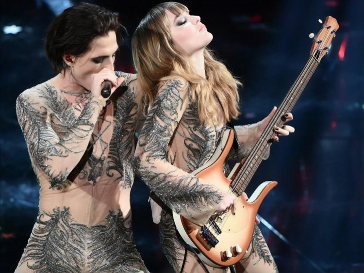 Victoria's Secret screensaver