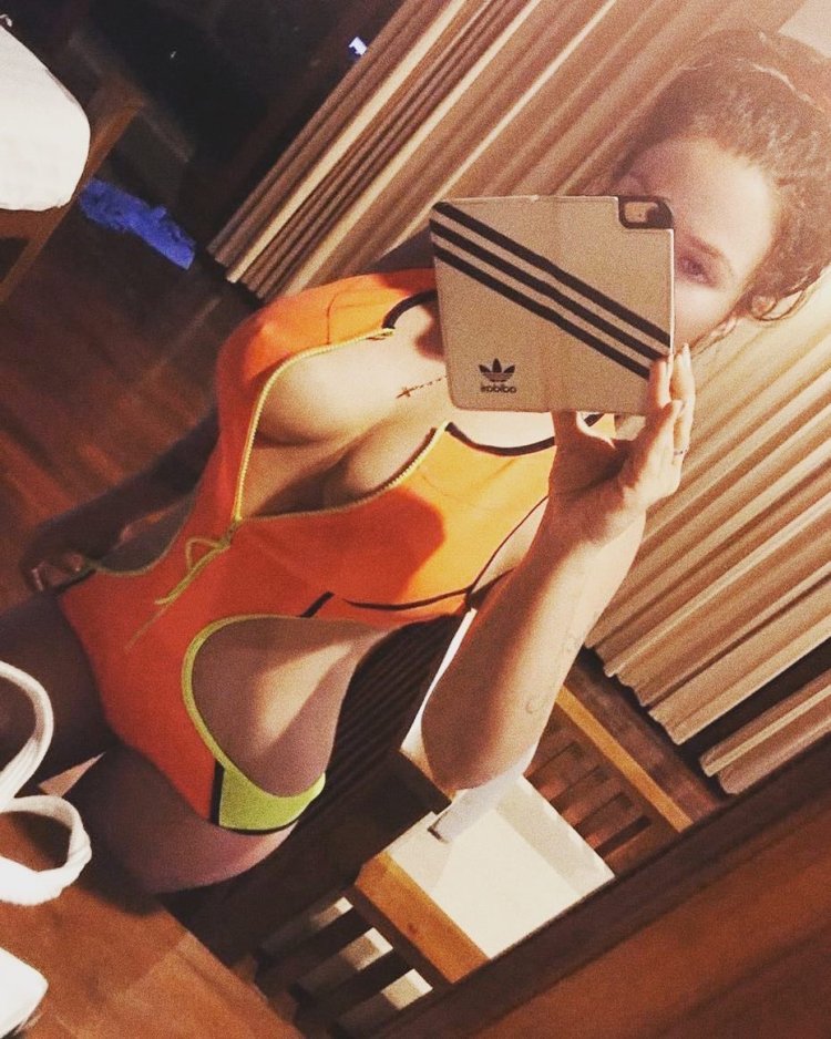 Bianca bust of the singer