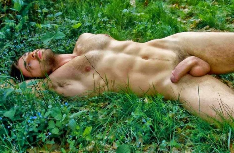 Men's nudity in nature