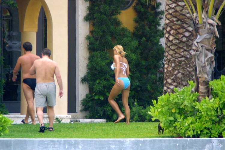 Anna Kournikova in Escape video