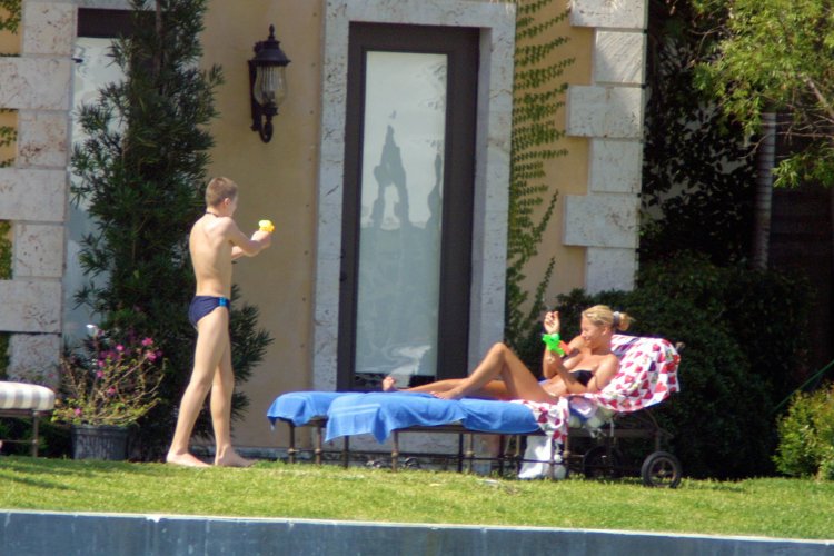 Anna Kurnikova Topless