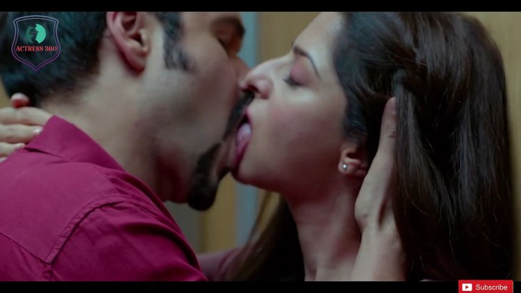 Turkish Actress Hot Kiss