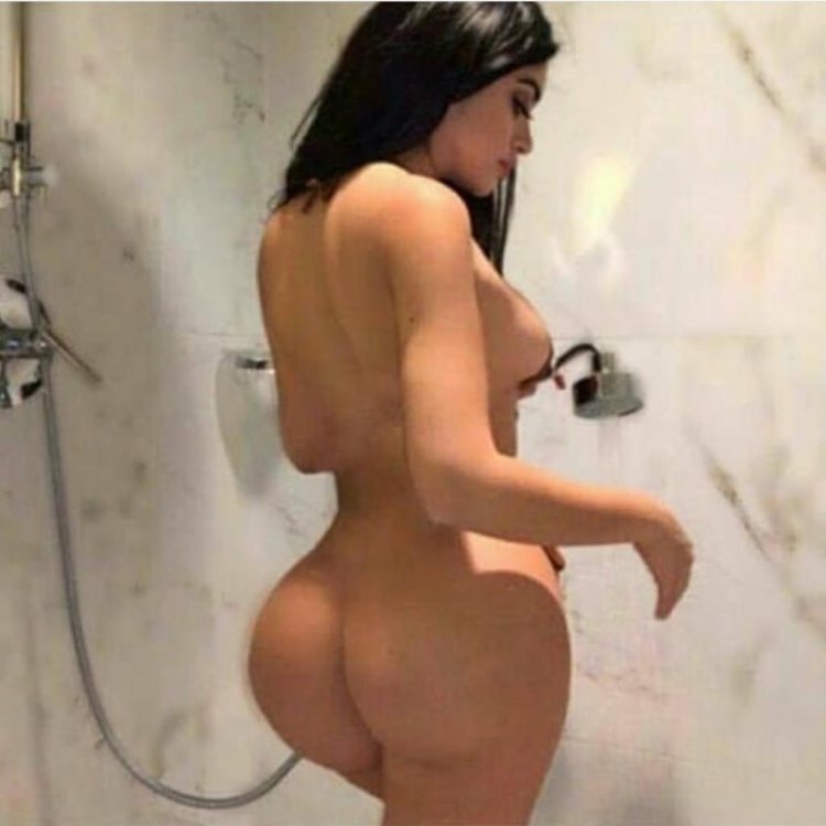 Completely naked Jailyne ojeda