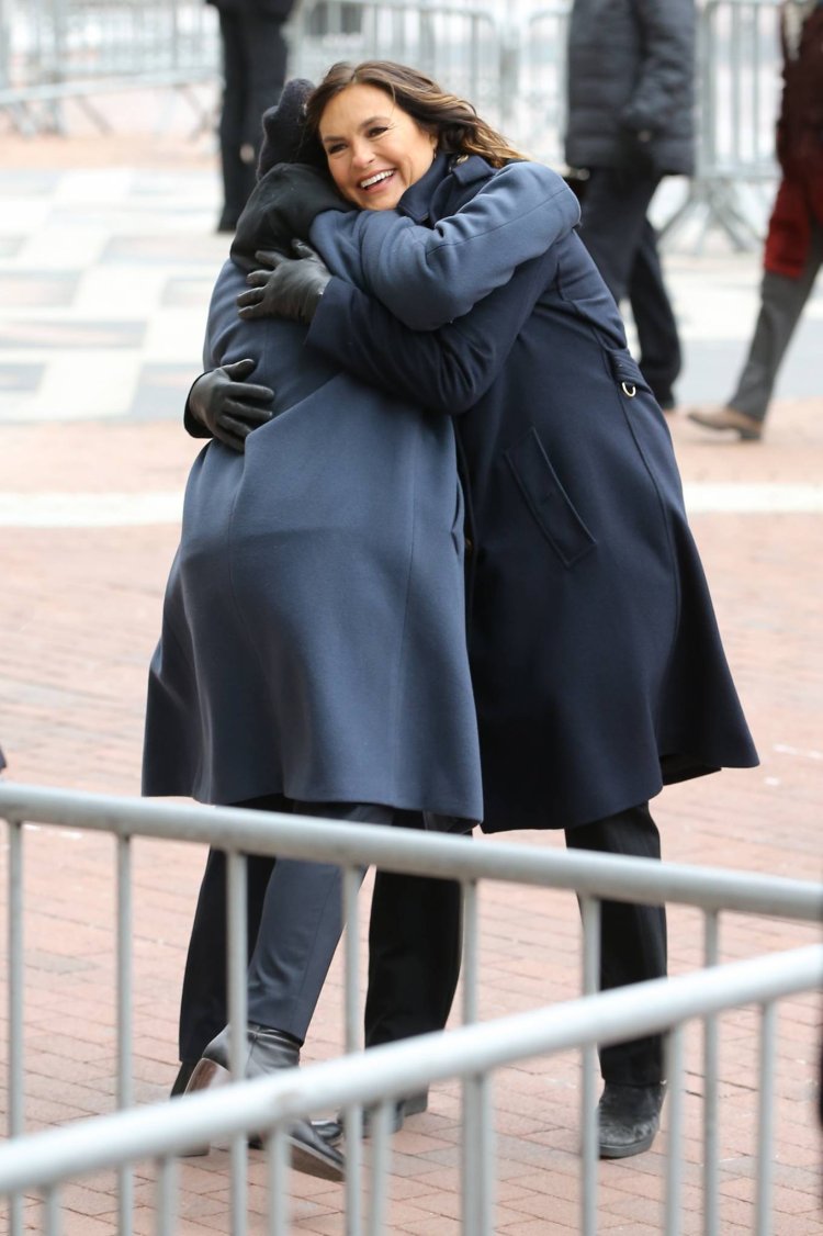 Mariska Hargitay Wallpapers